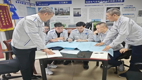 上海YP电子员工钱国获中华全国总工会通报表扬